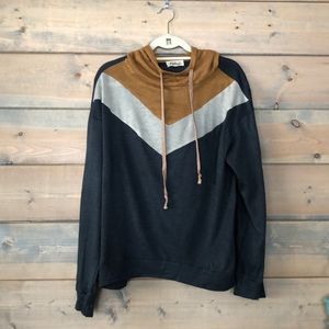 Listicle sweater size large